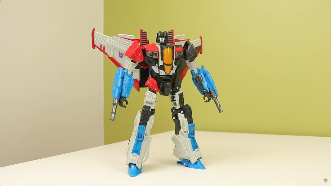 Image Of Reactive Bumblebee & Starscream 2 Pack In Hand From Transformers Game Toys  (15 of 37)